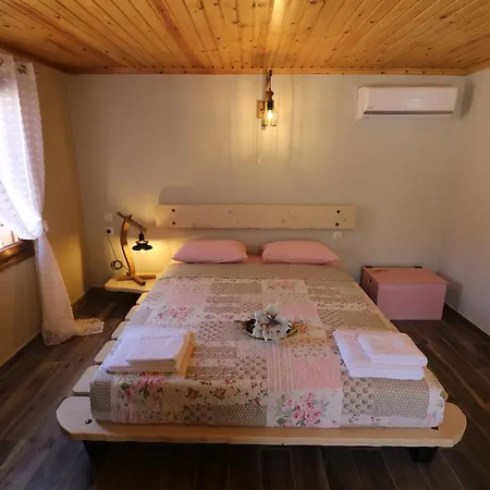 Souzana Luxury Apart Otel Alikí